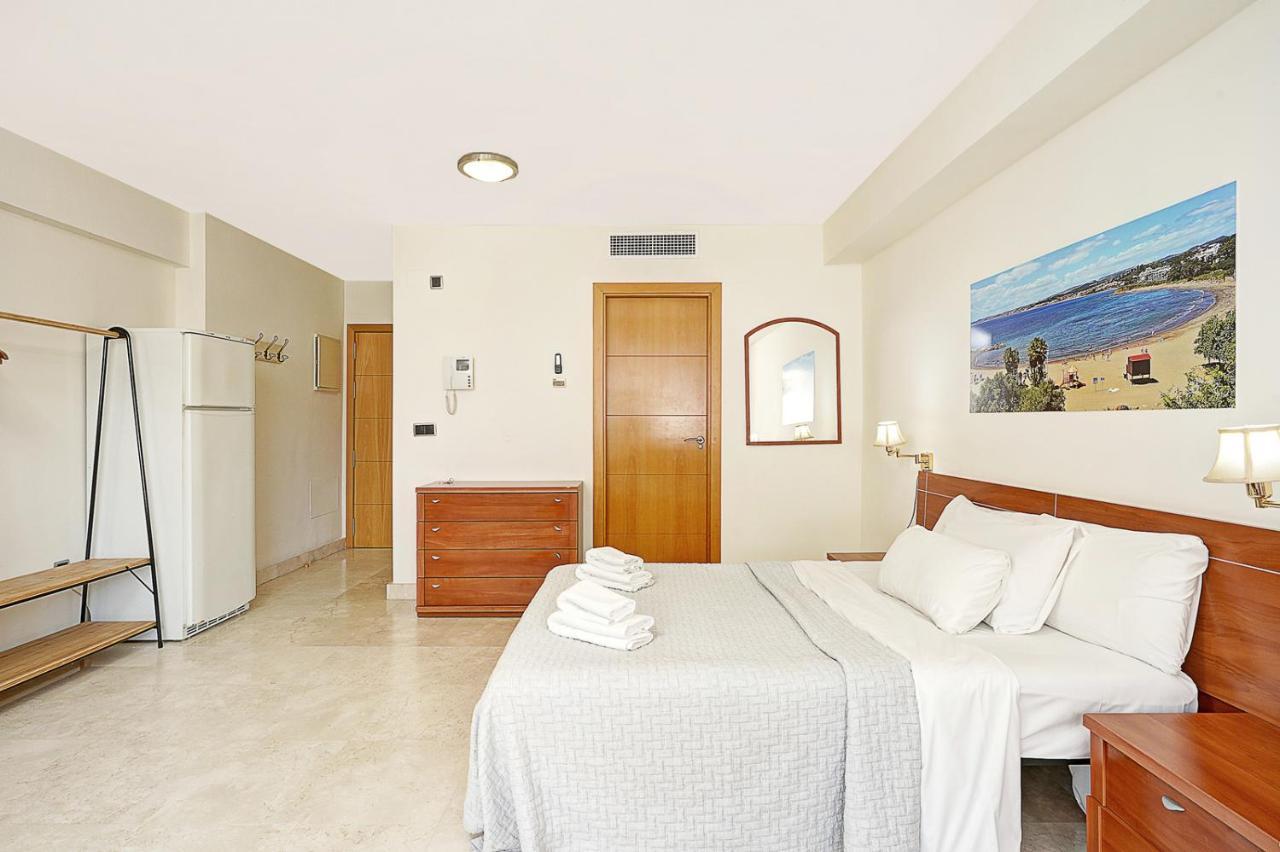 Apartamento En 1ª Linea De Playa, Estepona Centro Exterior photo